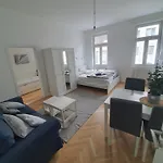 Bright And Quiet Apartments, Just 10 Minutes To U4, U6 And Schoenbrunn Palace