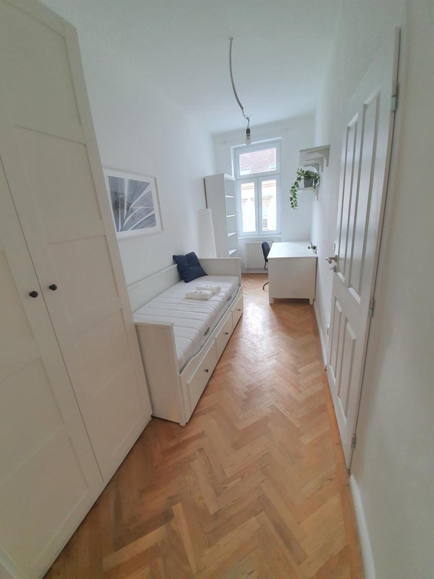 Bright And Quiet Apartments, Just 10 Minutes To U4, U6 And Schoenbrunn Palace Apartment *