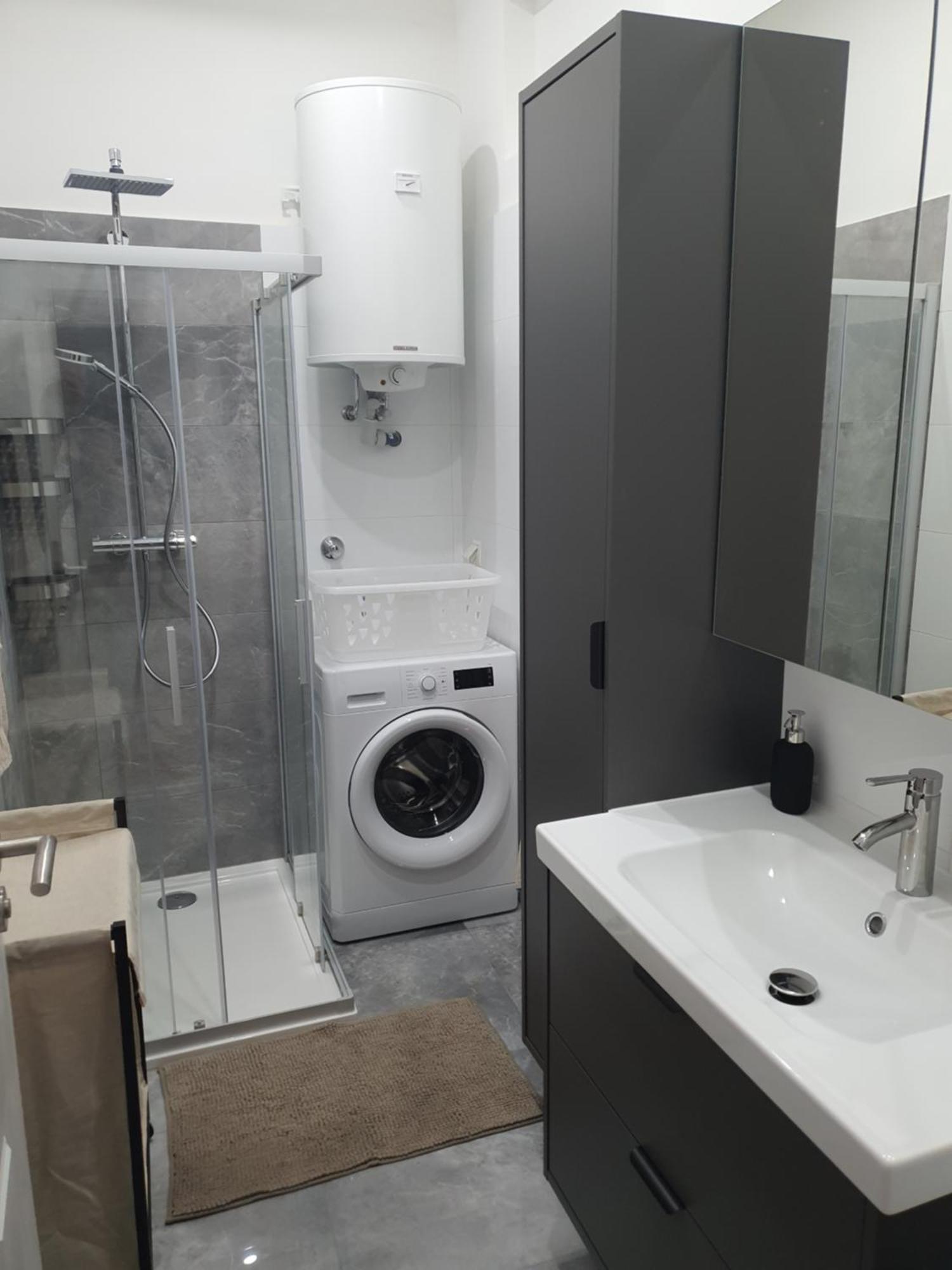 Bright And Quiet Apartments, Just 10 Minutes To U4, U6 And Schoenbrunn Palace Wien