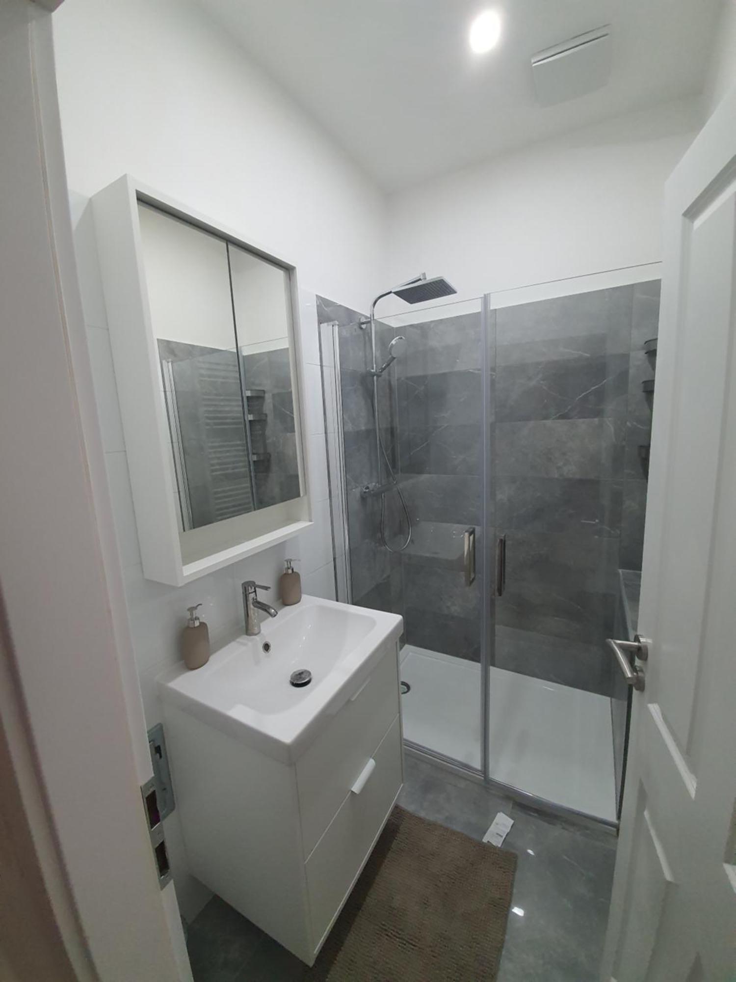Bright And Quiet Apartments, Just 10 Minutes To U4, U6 And Schoenbrunn Palace Apartment